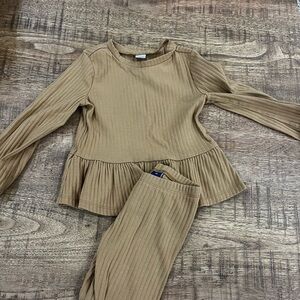 3T Old Navy Tan Ribbed Top and Pants Set